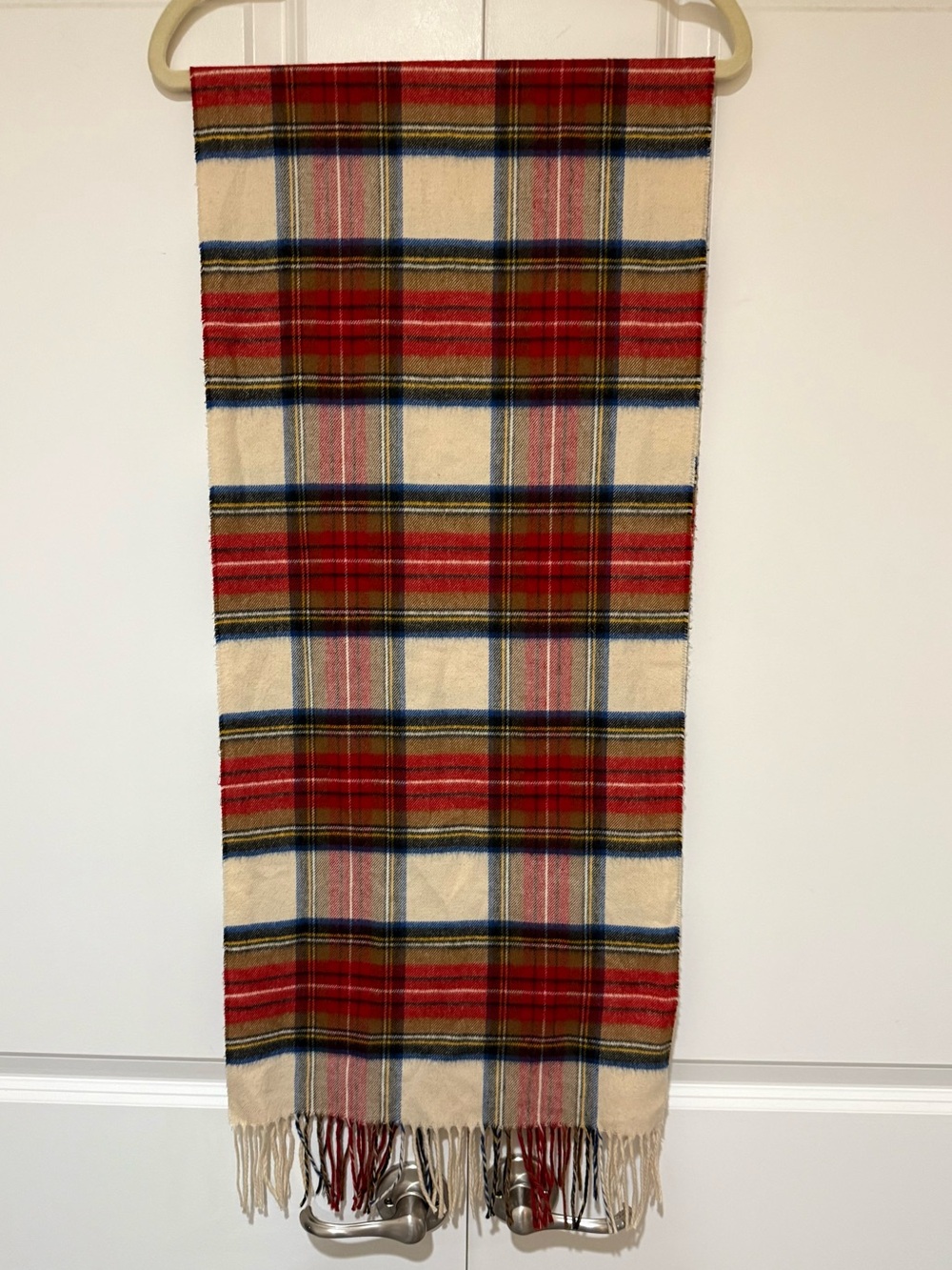 V. FRAAS Red Cream Plaid Cashmink Fringe Scarf